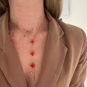 COLLAR TREBOL ROJO