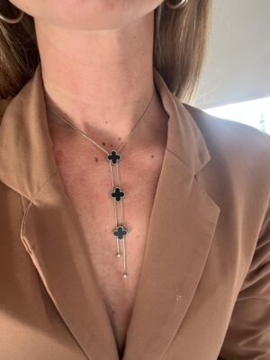 COLLAR TREBOL NEGRO